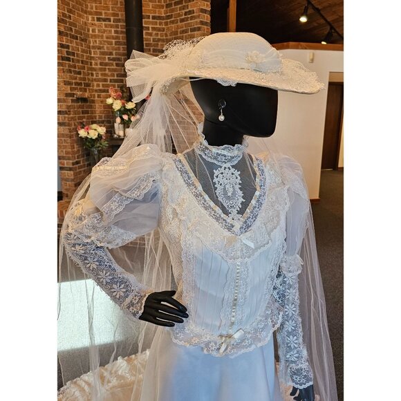 Vintage Ivory Victorian Wedding Gown/ Hat - Picture 10 of 13